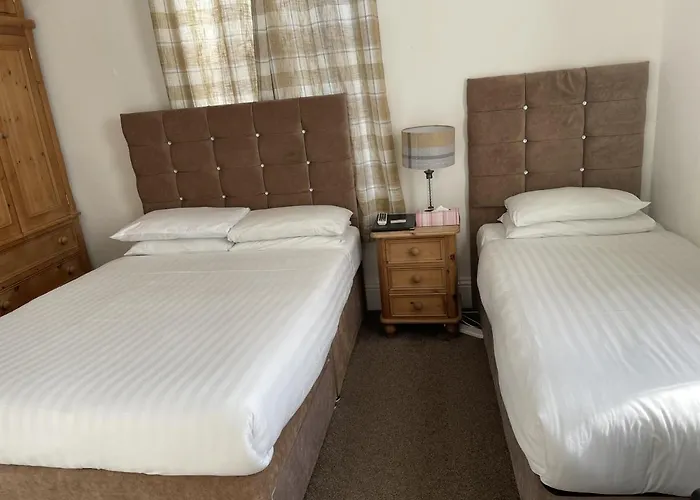 Diamonds Villa Near York Hospital