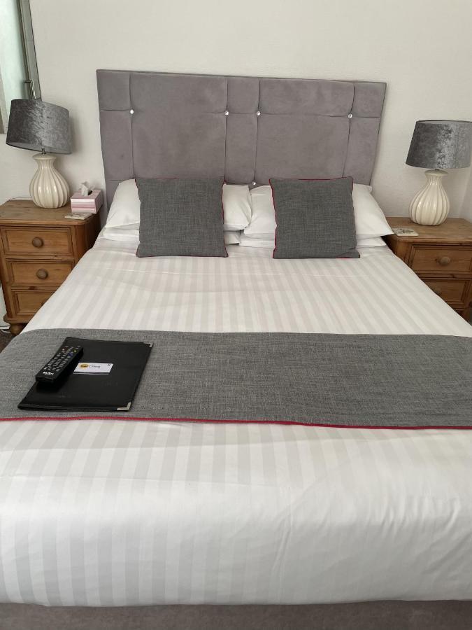 Diamonds Near Hospital Bed & Breakfast York